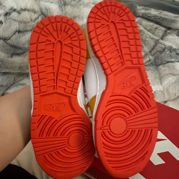 Nike Dunk High- University Gold - Picture 4 of 6